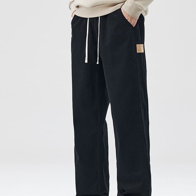 30代メンズファッション くつろぎリラックスストレートデニム