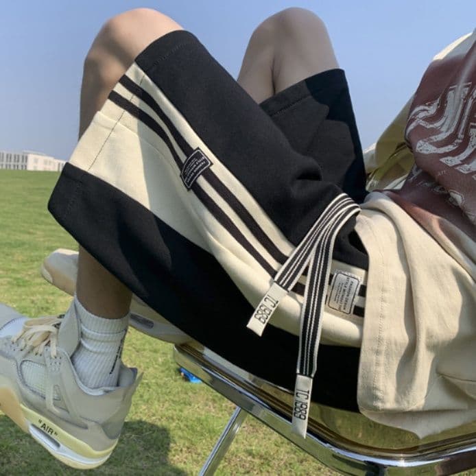 30代メンズファッション ツートーンデザインショートパンツ