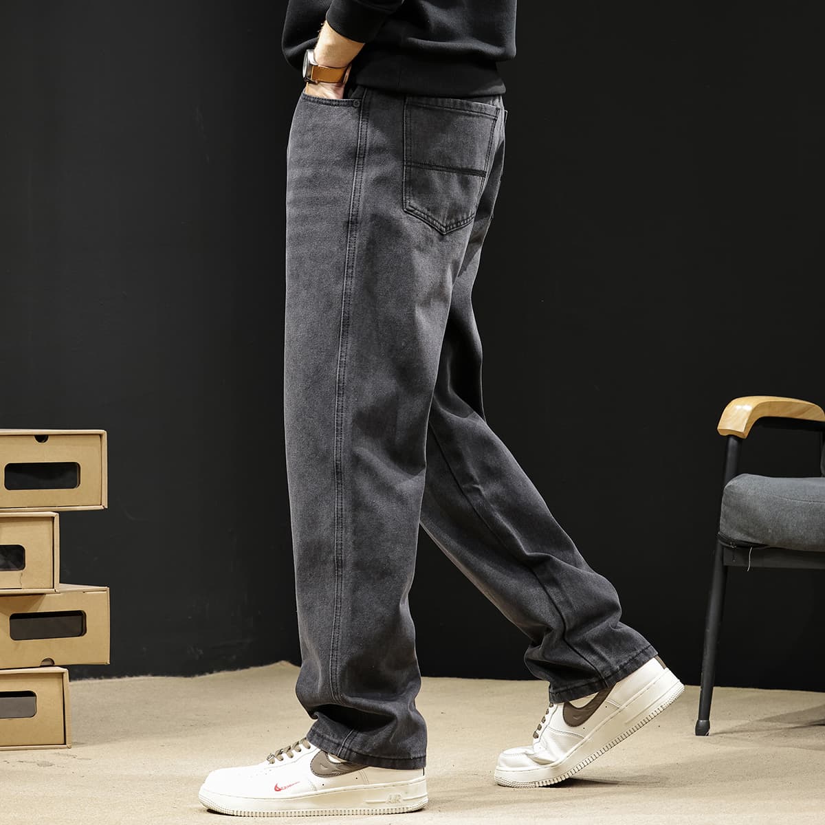 30代メンズファッション リラックスストレート デニムパンツ