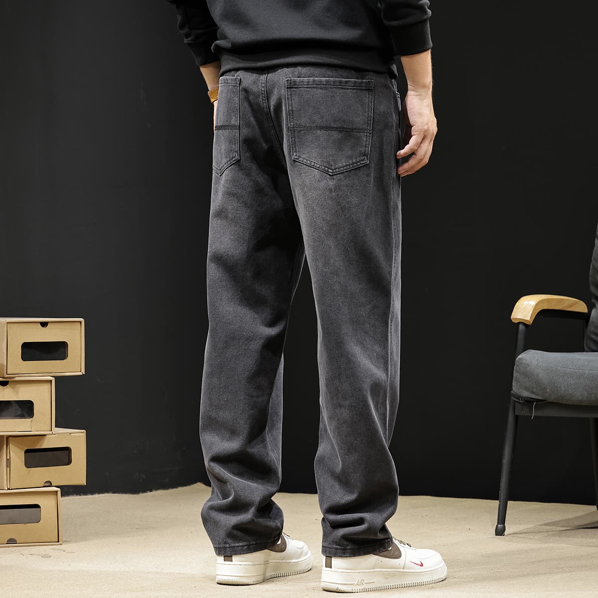 30代メンズファッション リラックスストレート デニムパンツ