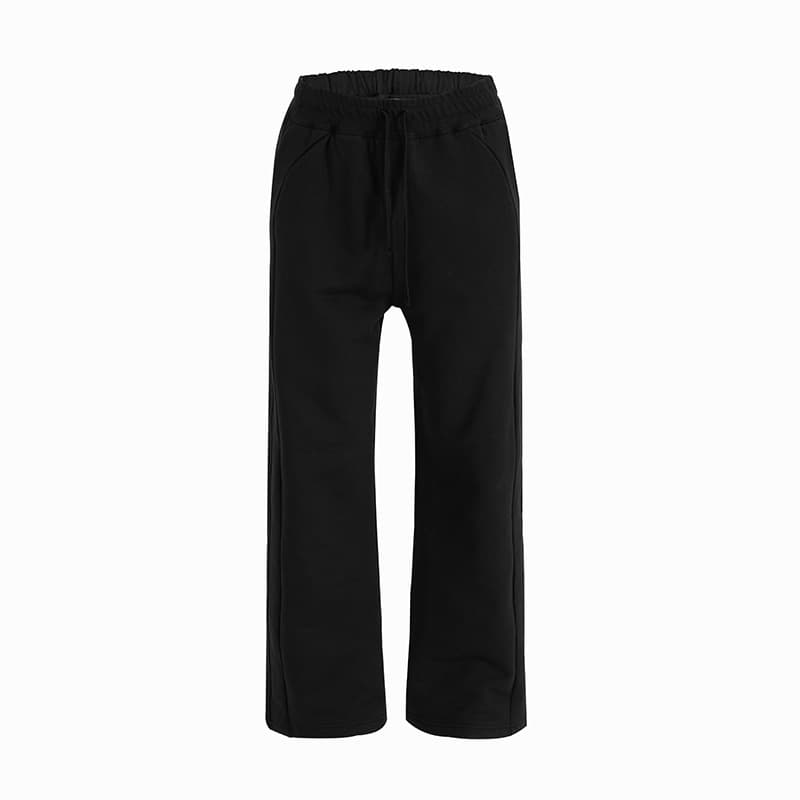 30代メンズファッション スタンダードストレートパンツ