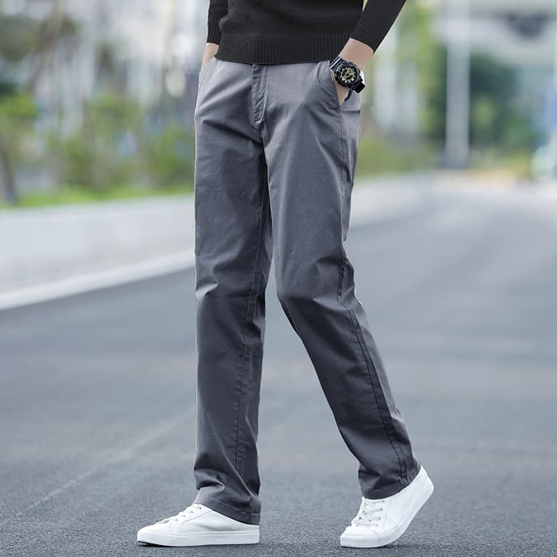 30代メンズファッション ボトムス 快適ストレートチノパン