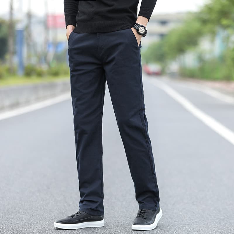 30代メンズファッション ボトムス 快適ストレートチノパン