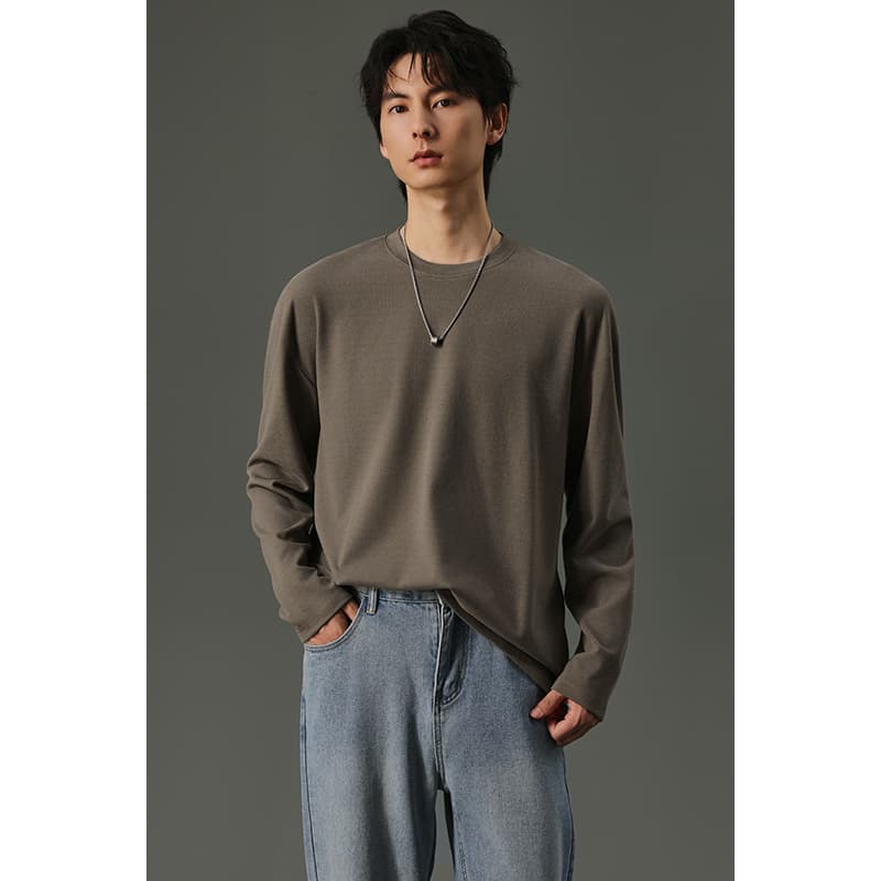 30代メンズファッション ゆとりシルエット 無地クルーネック長袖シャツ