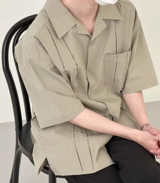 30代メンズファッション 大人の清涼感白シャツ半袖開襟デザイン