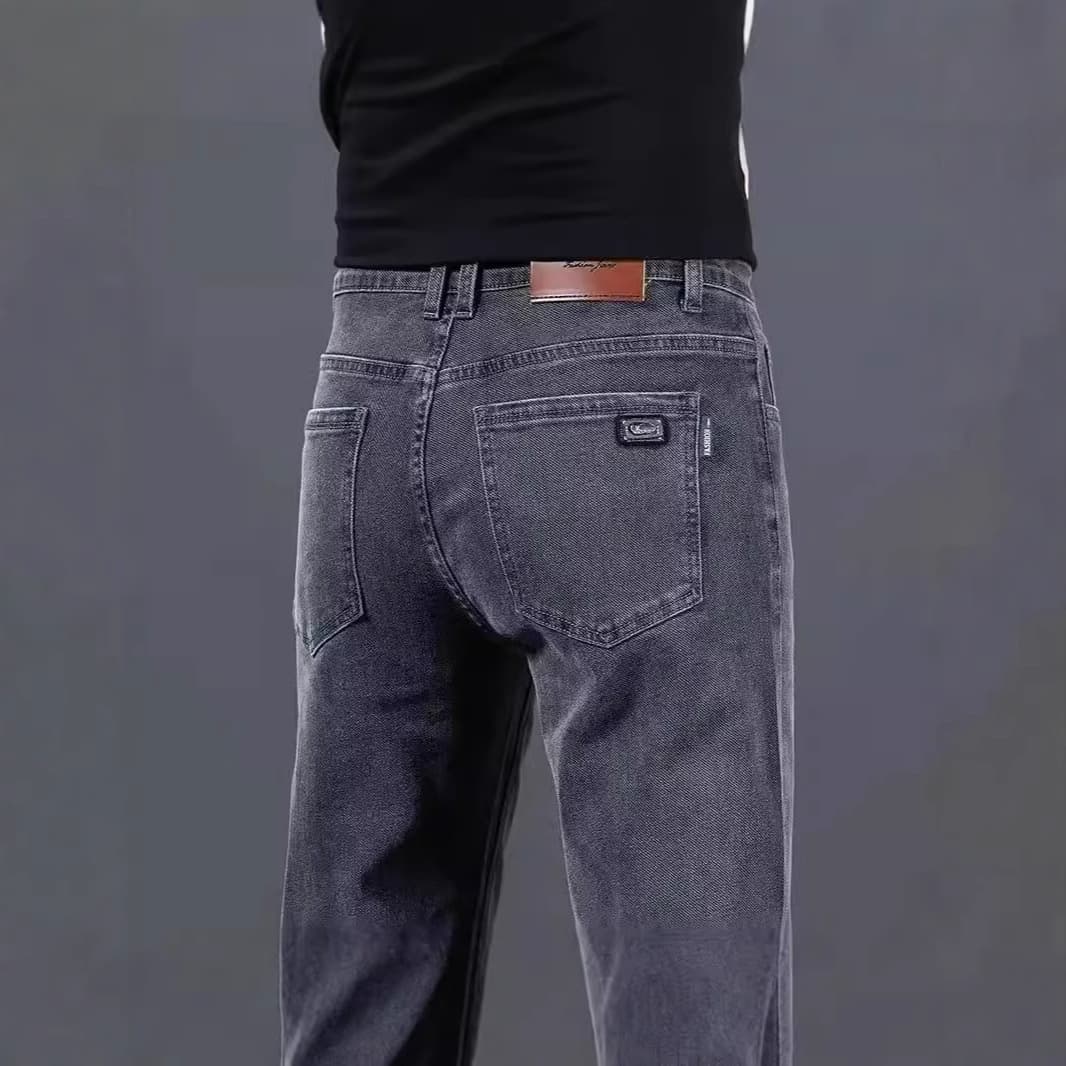 30代メンズファッション ストレッチ素材使用 スリムデニムパンツ