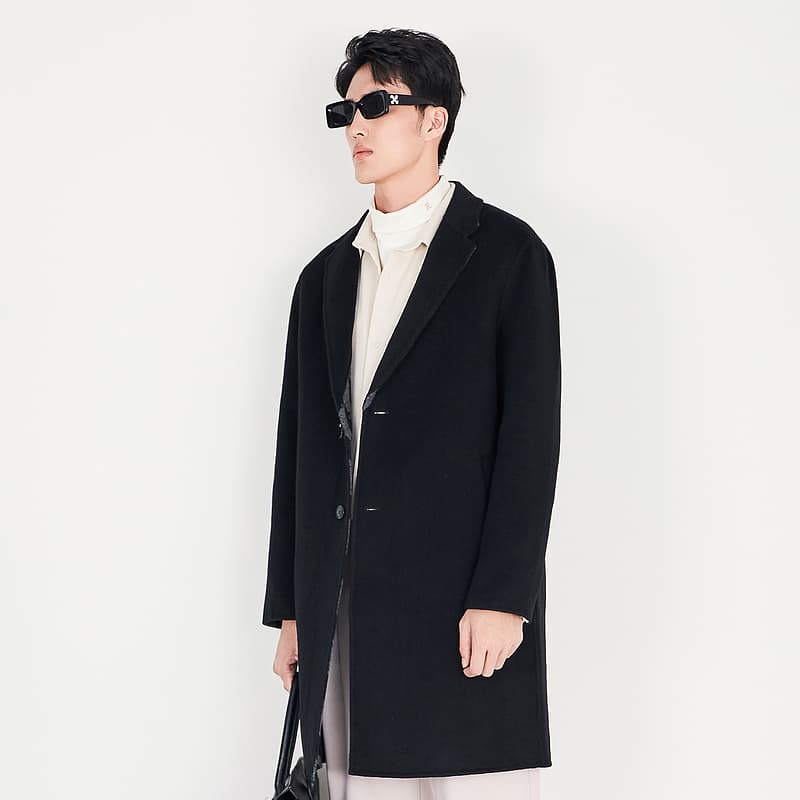 30代メンズファッション アウター 洗練されたシルエットの大人ロングコート