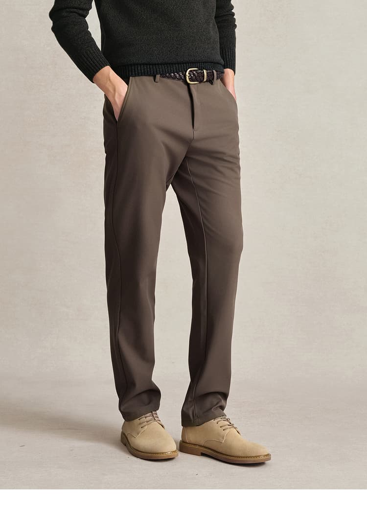 30代メンズファッション シワになりにくい上質スラックス