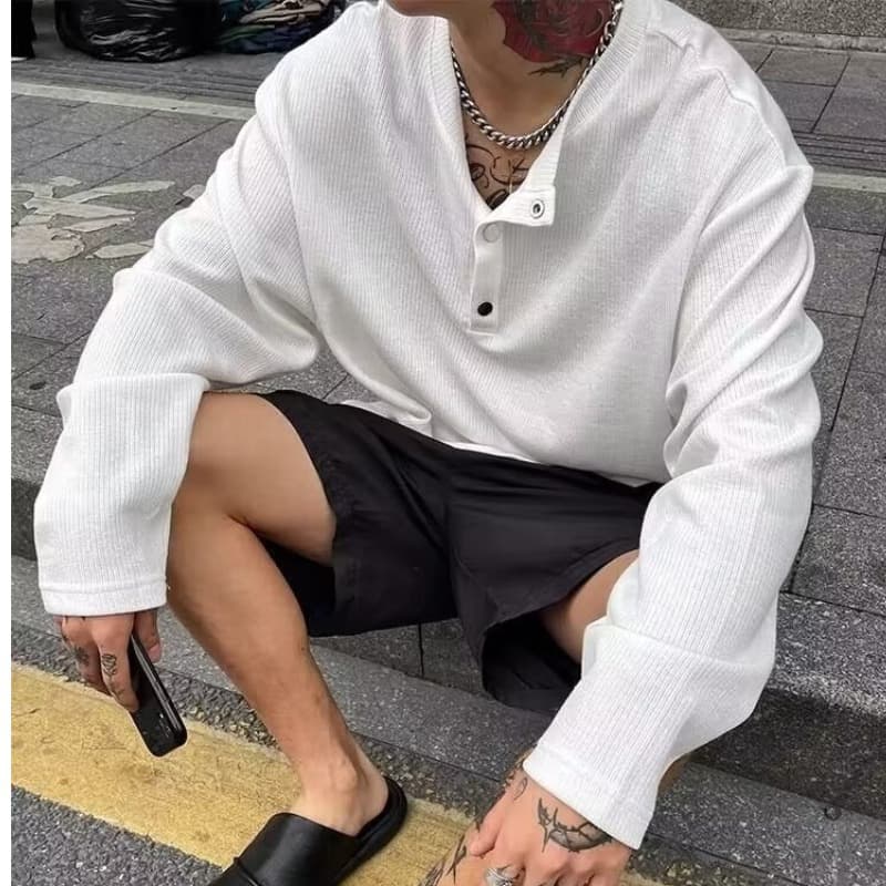 30代メンズファッション スナップボタン付きデザインニットセーター