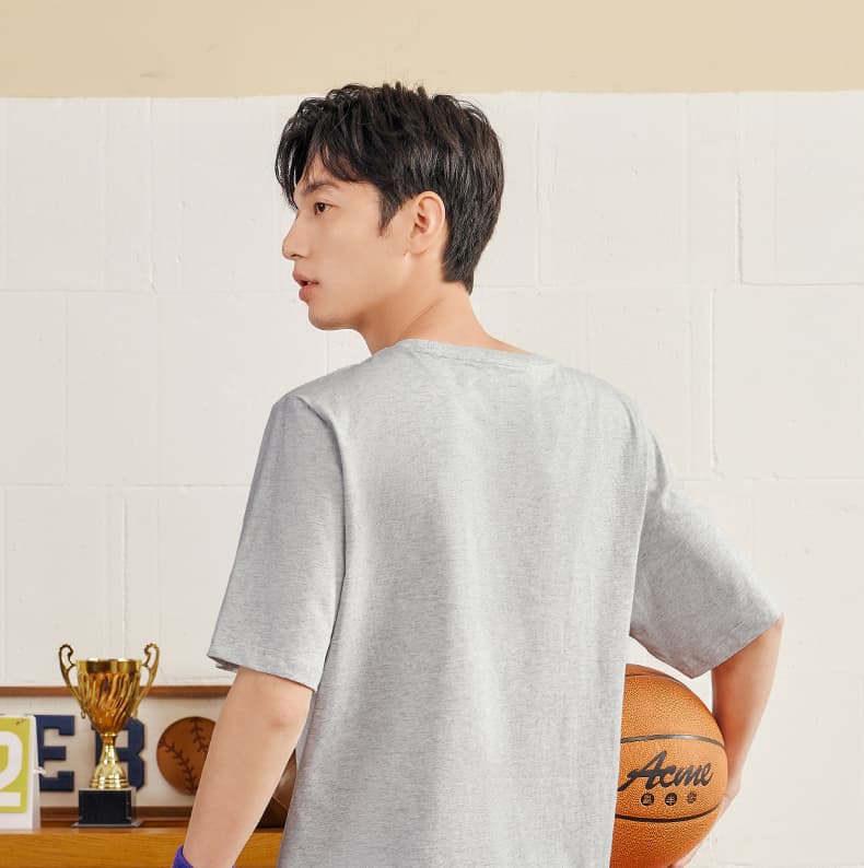 30代メンズファッション トップス シンプルロゴ入りカジュアルＴシャツ