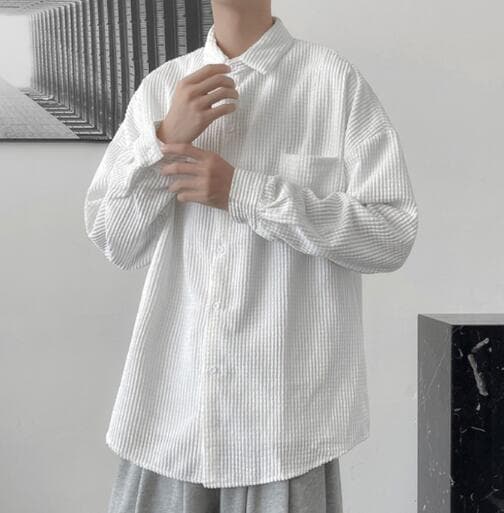 30代メンズファッション 30代向け白ストライプシャツ長袖コーデュロイ風
