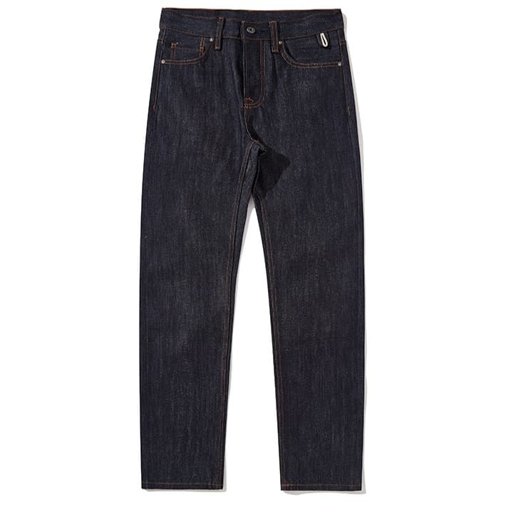 30代メンズファッション すっきりシルエットデニム