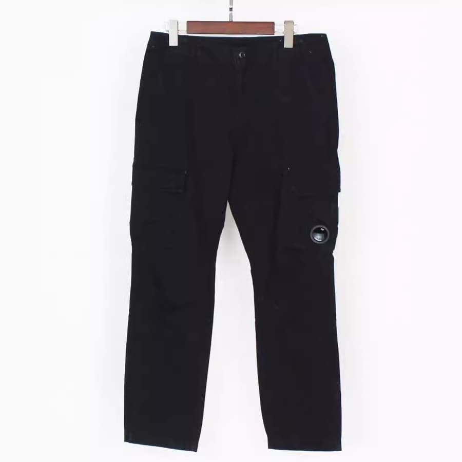 30代メンズファッション サイドポケット付きミリタリーパンツ