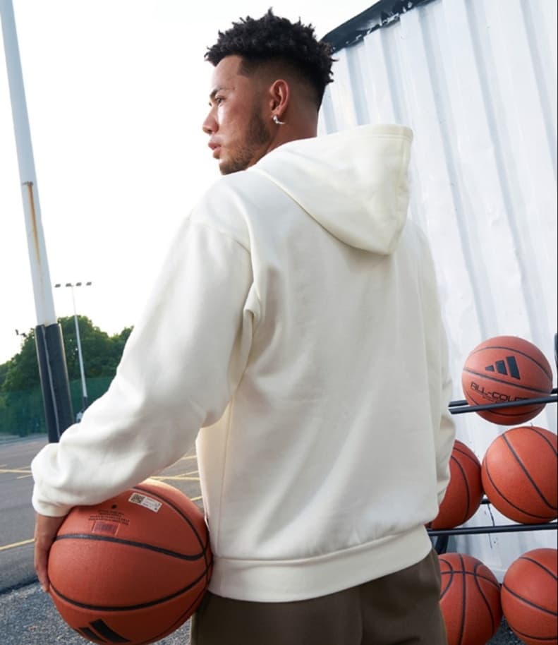 30代メンズファッション オーバーサイズ ルーズフィット パーカー