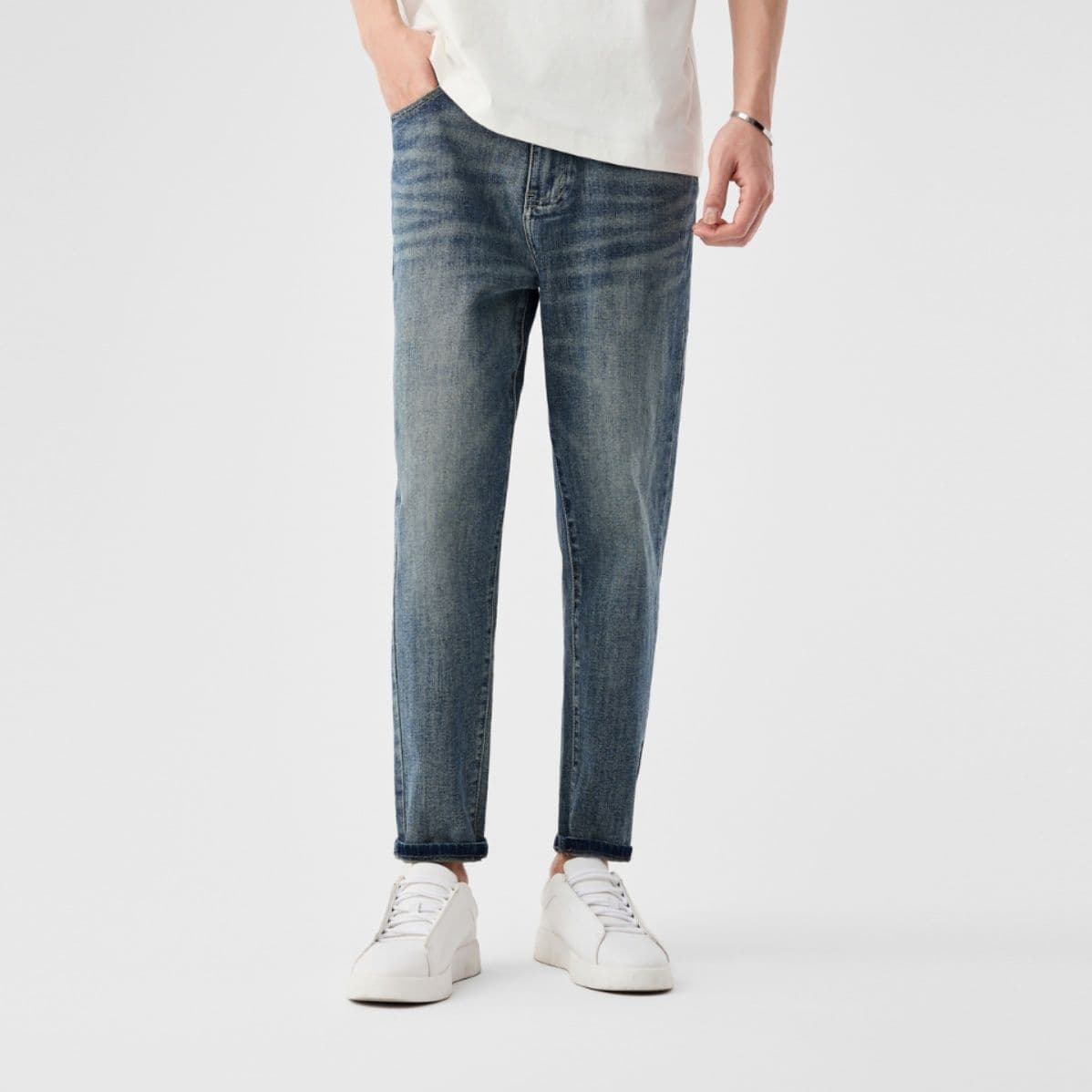 30代メンズファッション ヴィンテージ加工テーパードデニム