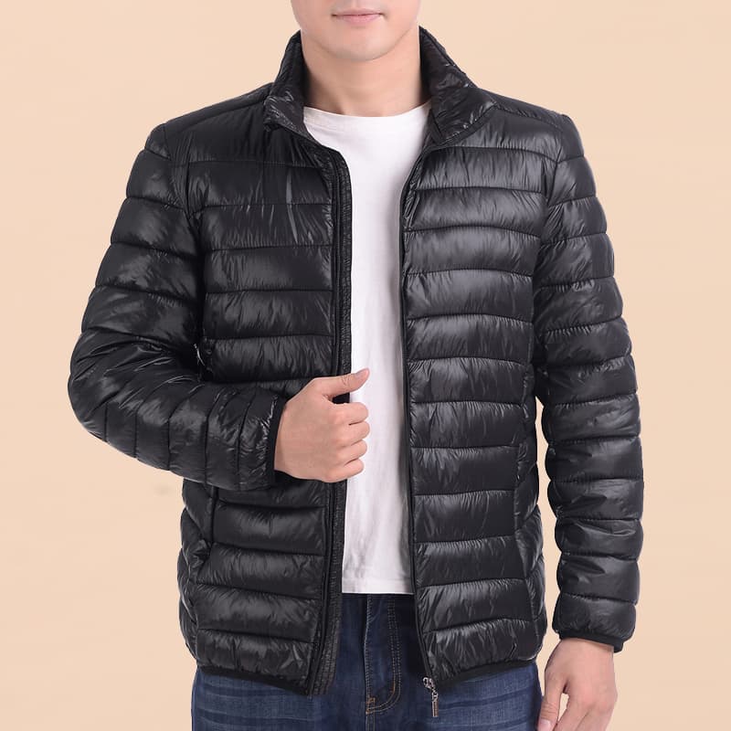 30代メンズファッション 軽量中綿入りスタンドジャケット