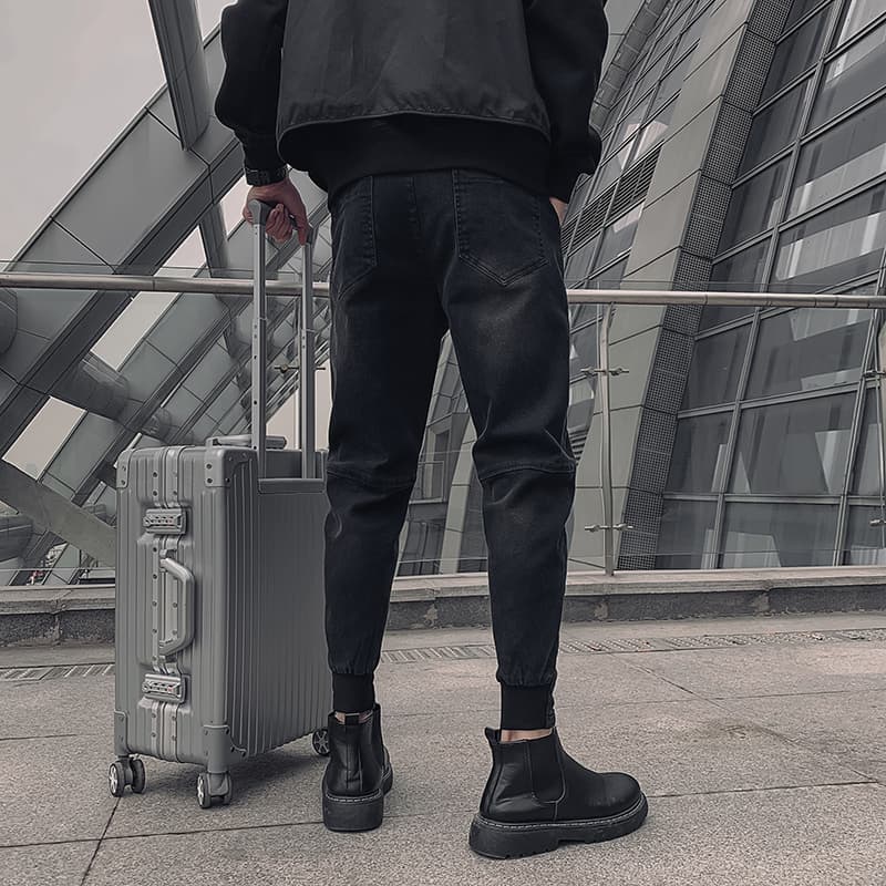 30代メンズファッション ストレッチ万能テーパードパンツ