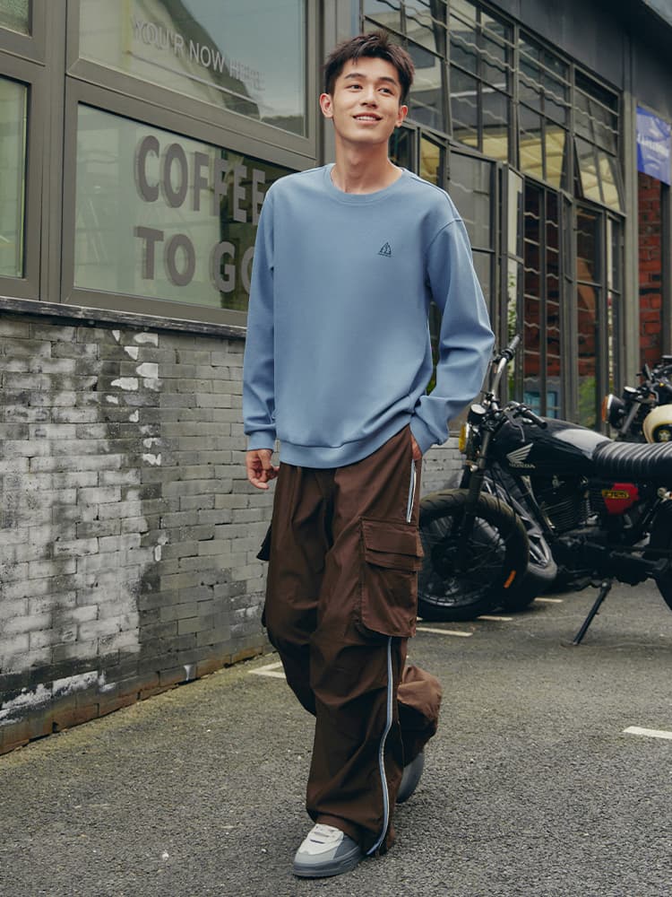 30代メンズファッション シンプルクルーネックスウェット