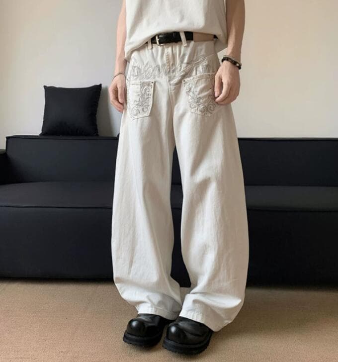 30代メンズファッション 刺繍デザイン ワイドデニムパンツ