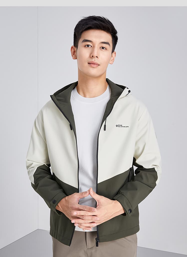 30代メンズファッション アーバンスタイルフーディジャケット