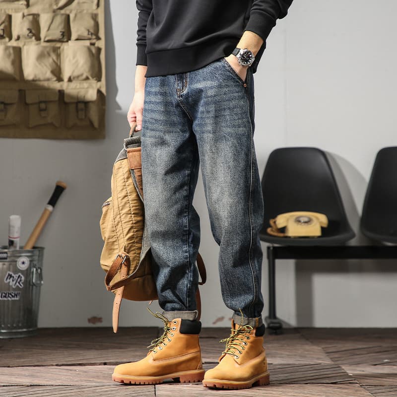 30代メンズファッション シンプルストレートデニムパンツ