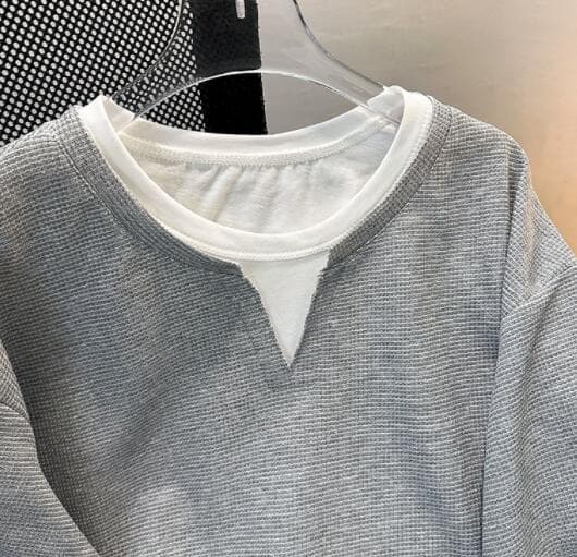 30代メンズファッション 長袖重ね着風シンプルトップス