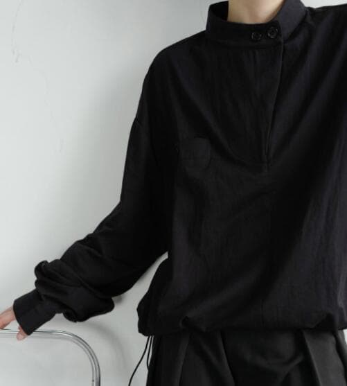 30代メンズファッション 春物白色立ち襟長袖シャツ