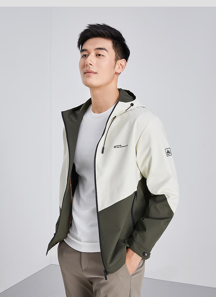 30代メンズファッション アーバンスタイルフーディジャケット