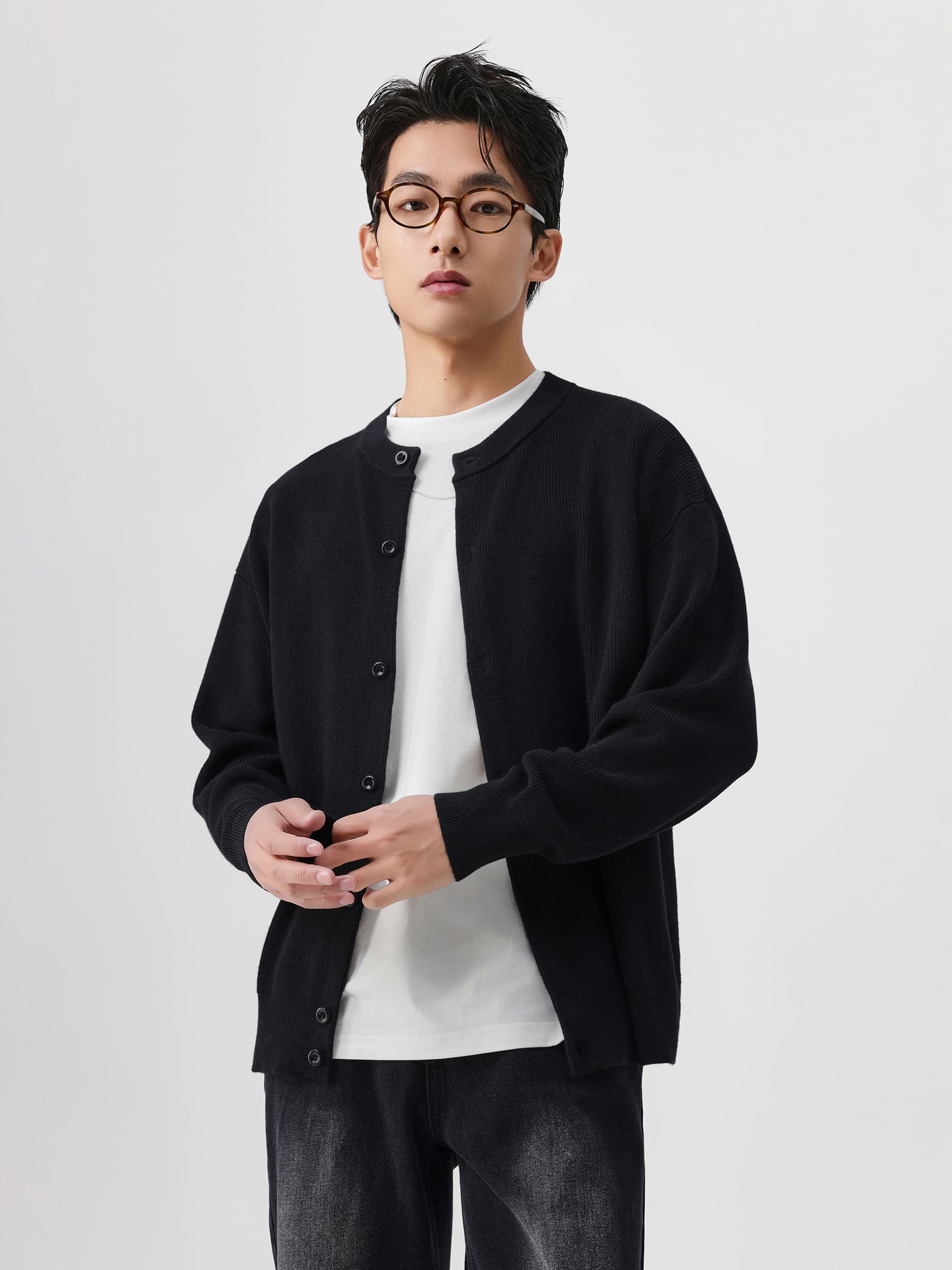 30代メンズファッション 洗練ノーカラーリブカーディガン