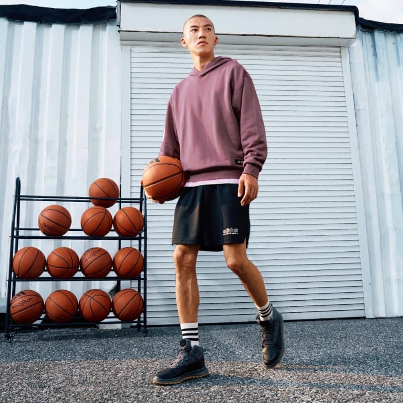 30代メンズファッション オーバーサイズ ルーズフィット パーカー