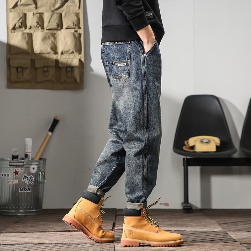 30代メンズファッション シンプルストレートデニムパンツ